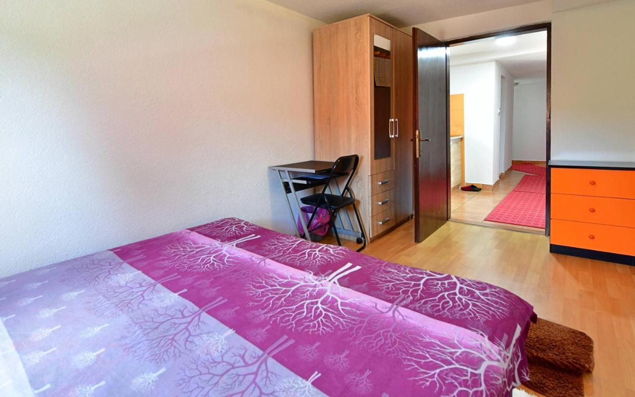 House Luna Rakovica Luaran gambar
